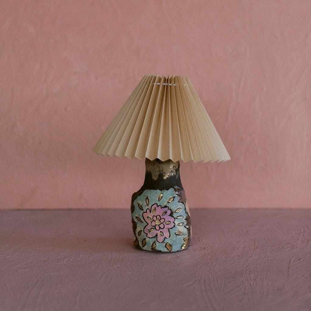 Lamp With Shade (24 X 30 cm)