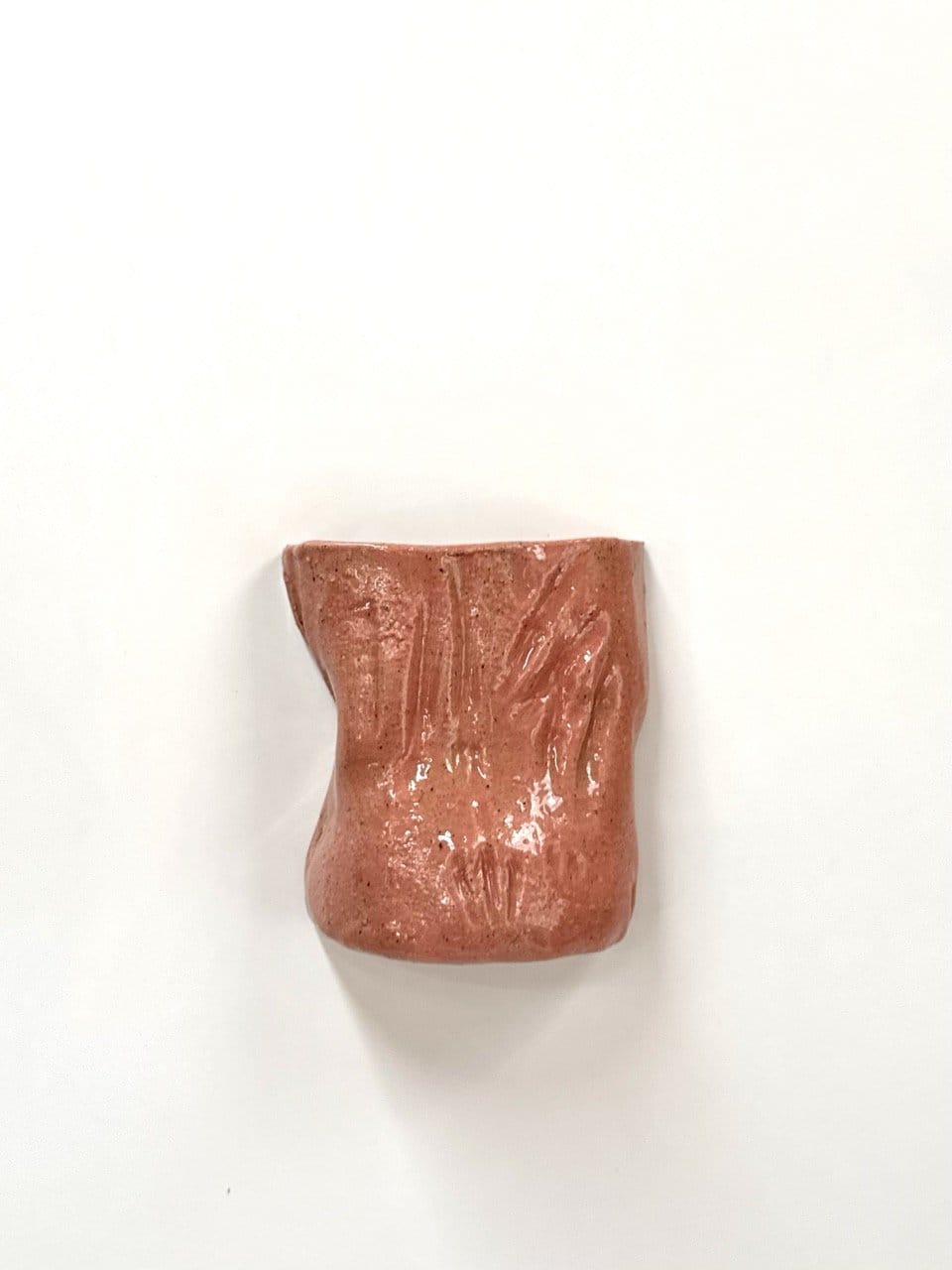 Short Crush Wall Vase 'Pink'