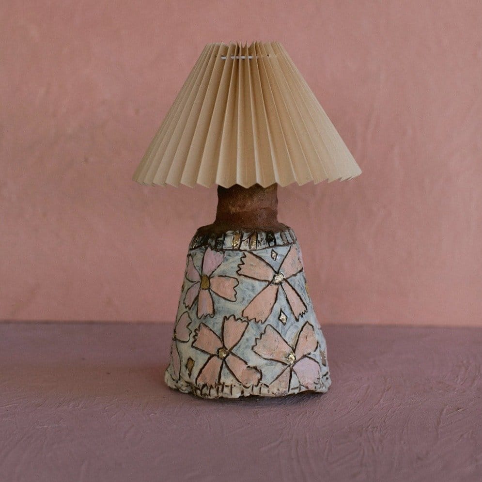 Lamp With Shade (24 X 39 cm)