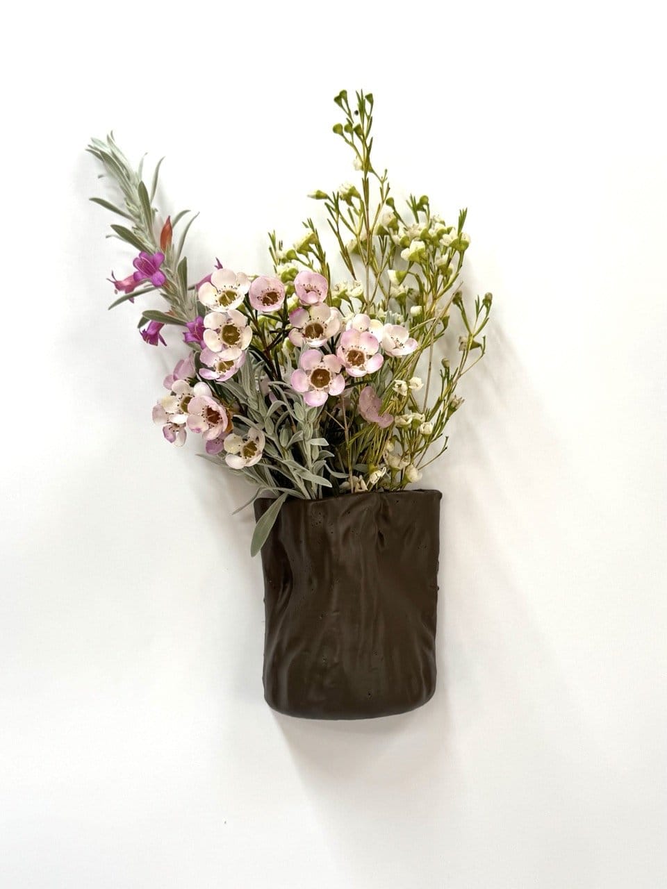 Short Crush Wall Vase 'Matt Dark Brown'