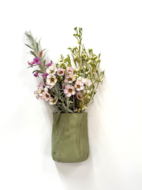Short Crush Wall Vase 'Matt Grass'