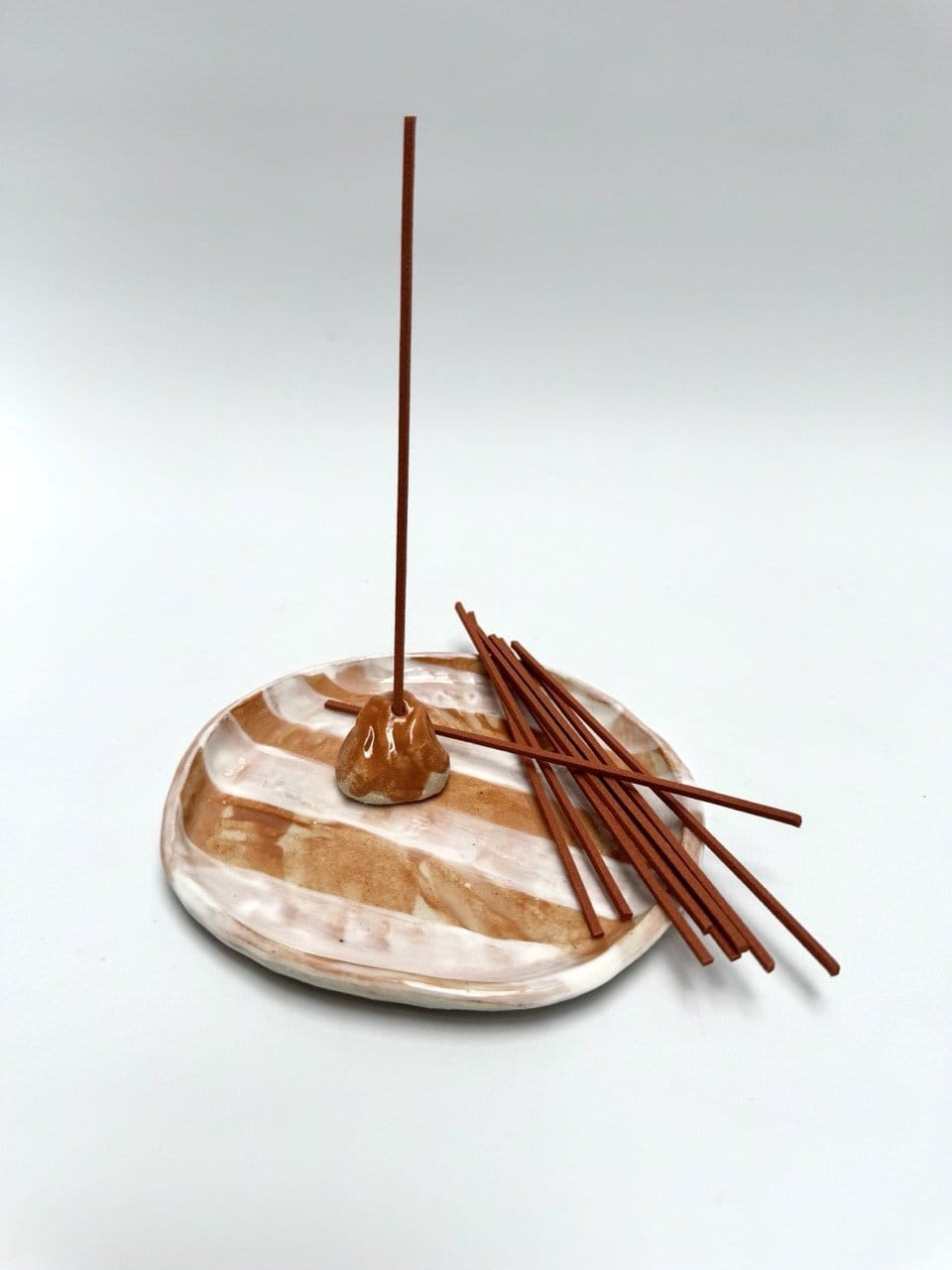 Dish + Incense Rock 'White/Copper'