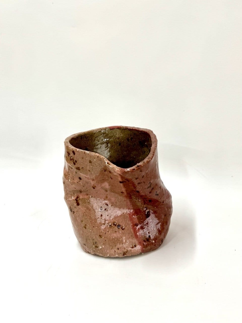 Short Crush Vase 'Mud Pink Wine'
