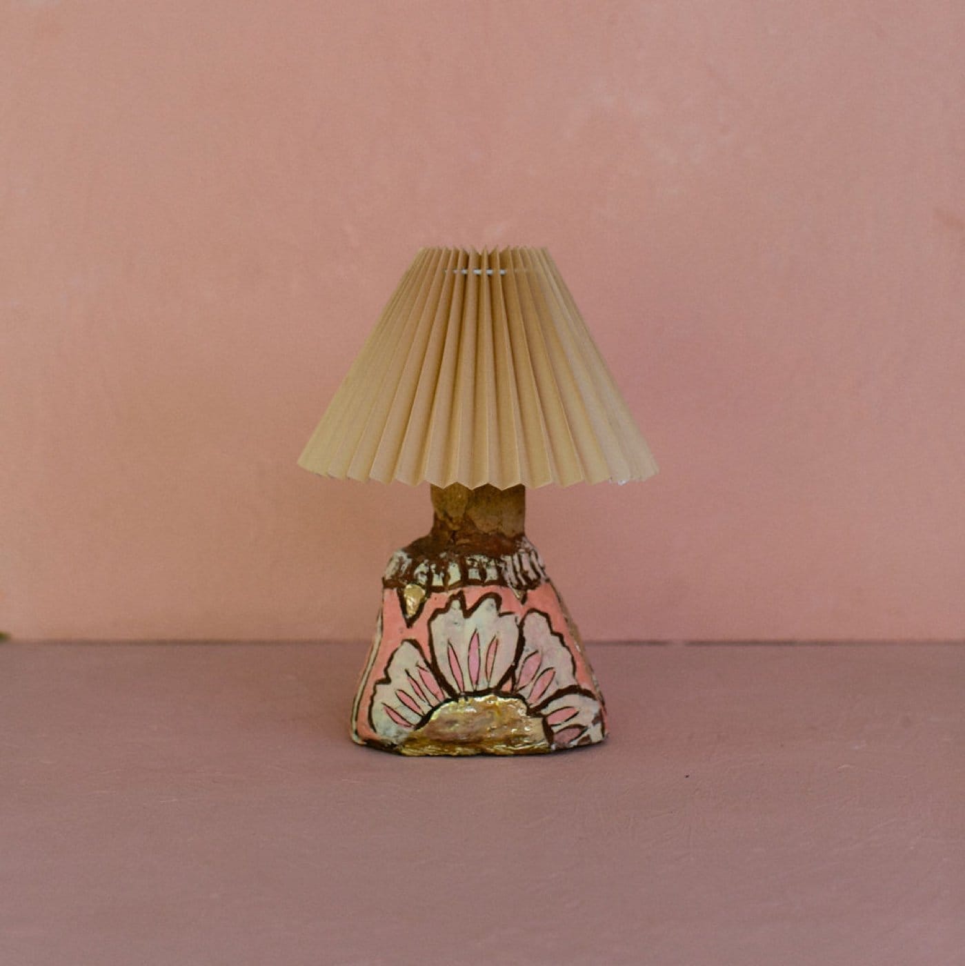 Lamp With Shade (24 X 36 Cm)