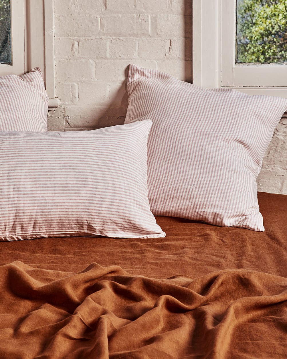Pink Stripes – Linen Pillowcase Set