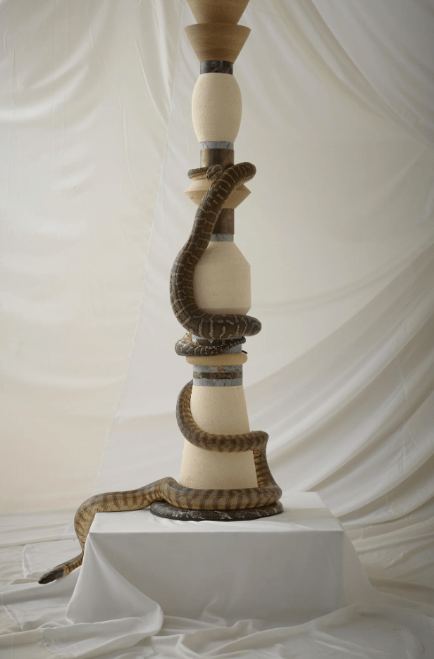 1.5 Snakes - Totem