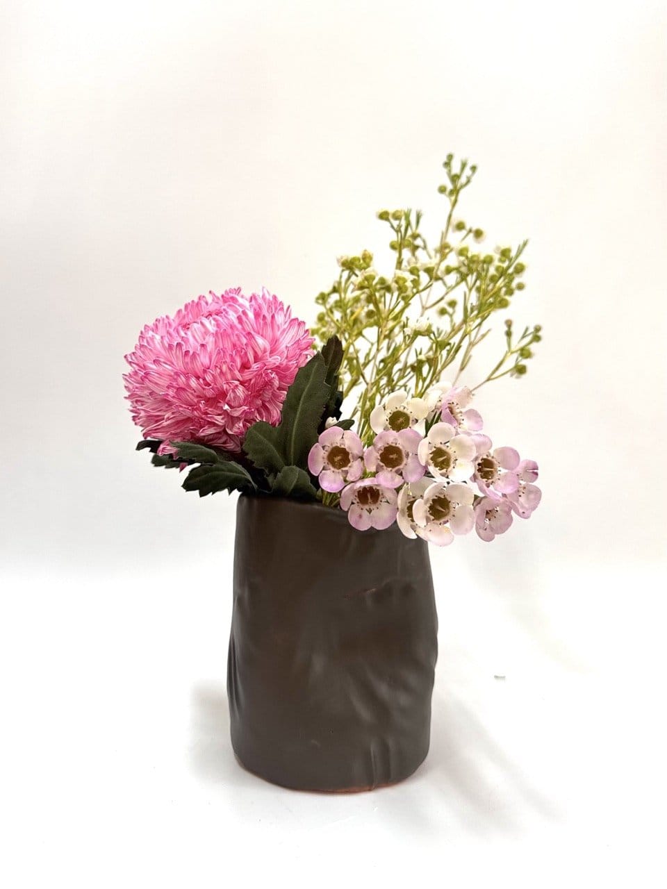 Short Crush Vase 'Matt Dark Brown'