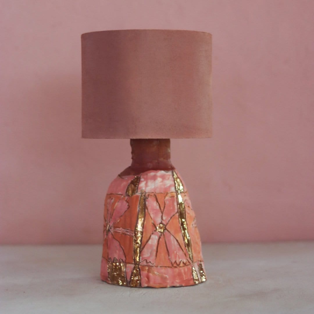 Lamp With Shade (19 x 33 cms)