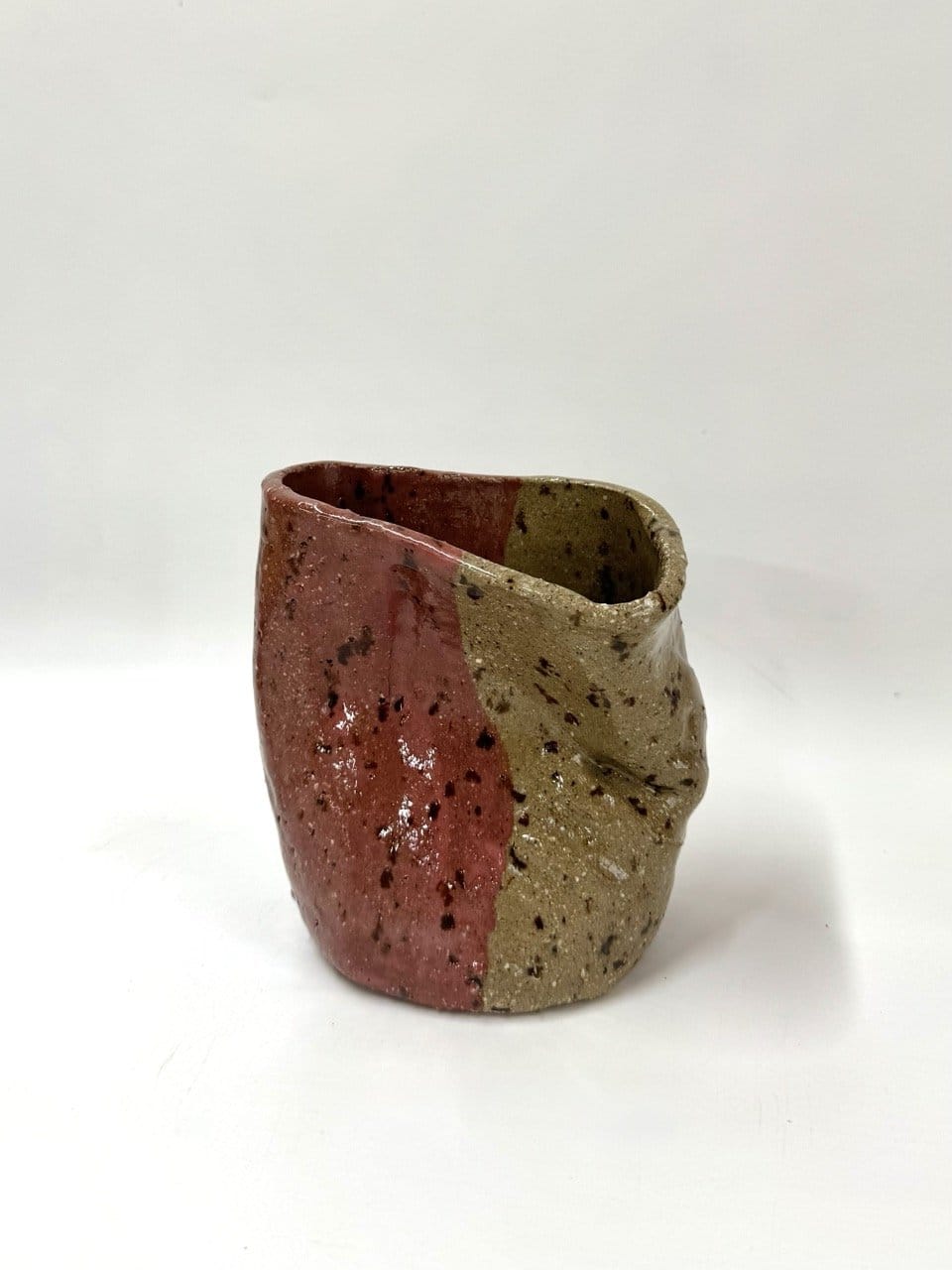 Short Crush Vase 'Wine Mud'