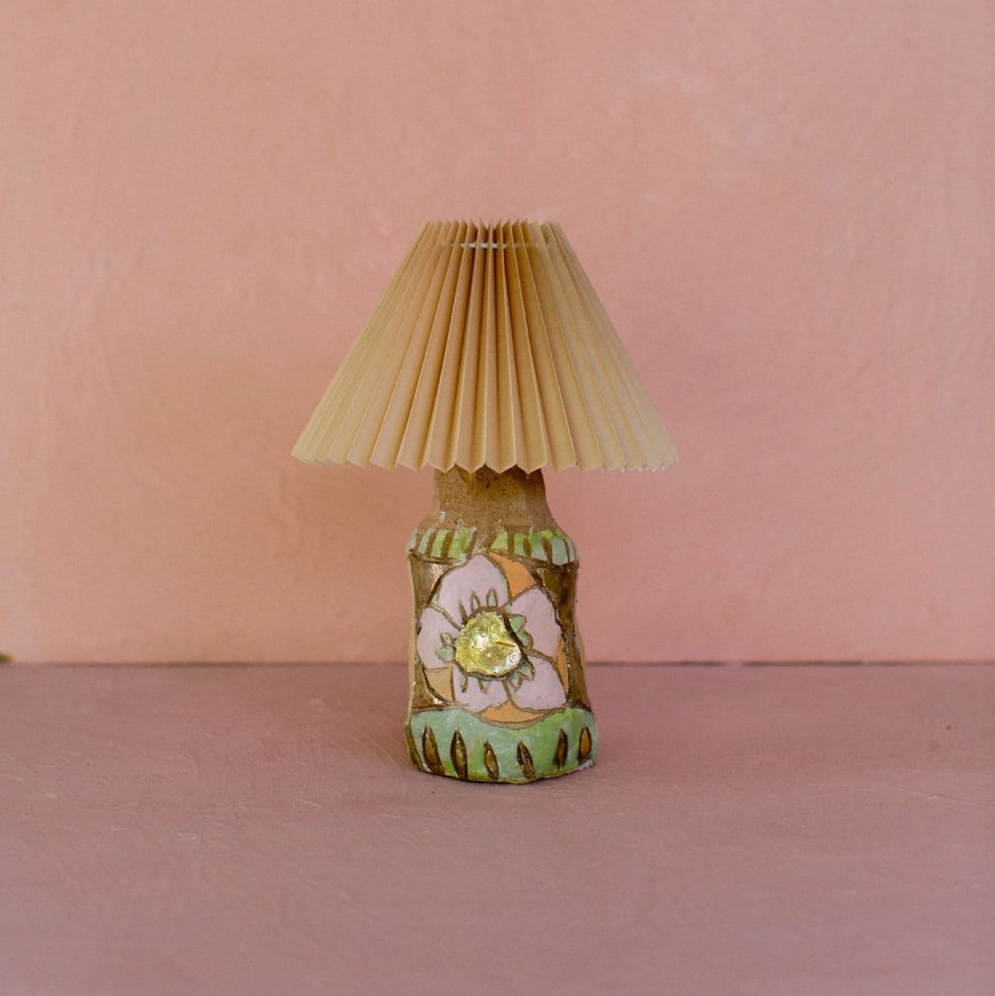 Lamp With Shade (24 X 36 Cm)