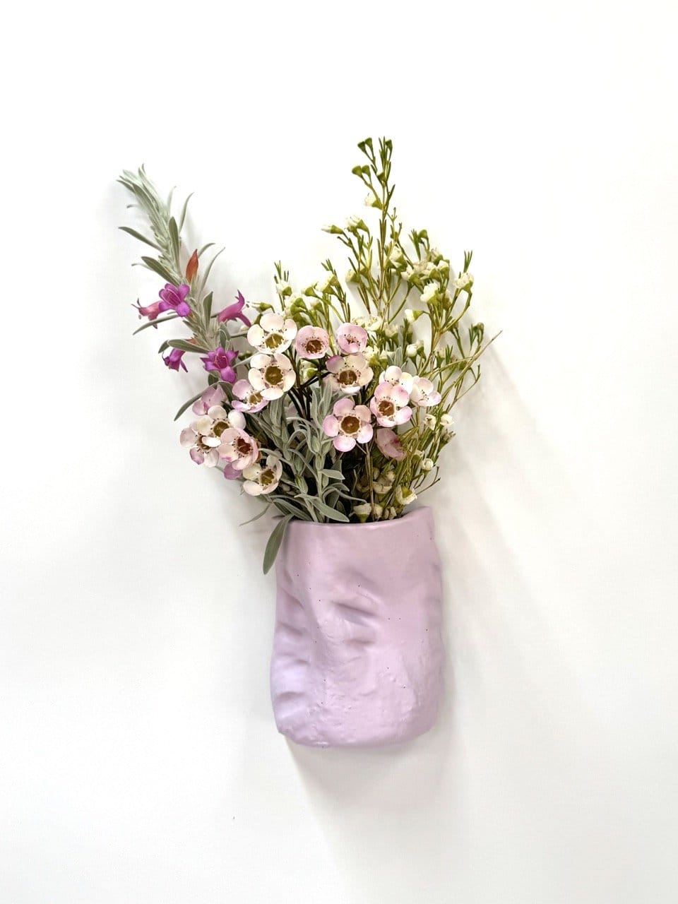Short Crush Wall Vase 'Matt Lilac'