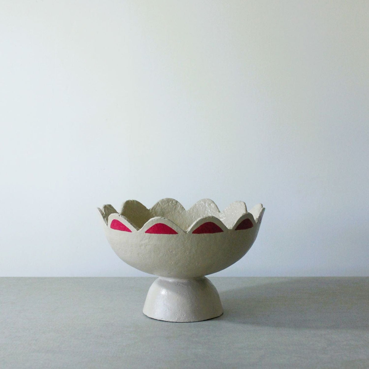 Scalloped Pedestal Bowl - Latte