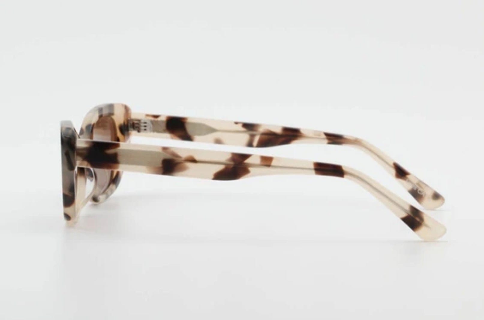 The Marrakech in Cookies & Cream Sunglasses