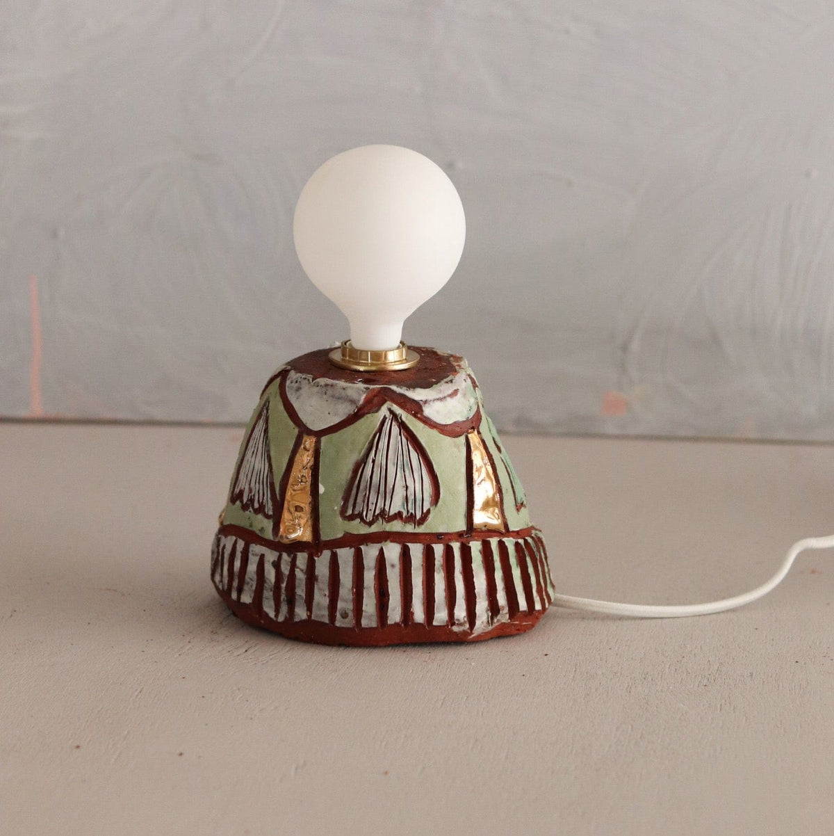 Lamp With Globe (14 X 24 Cms)